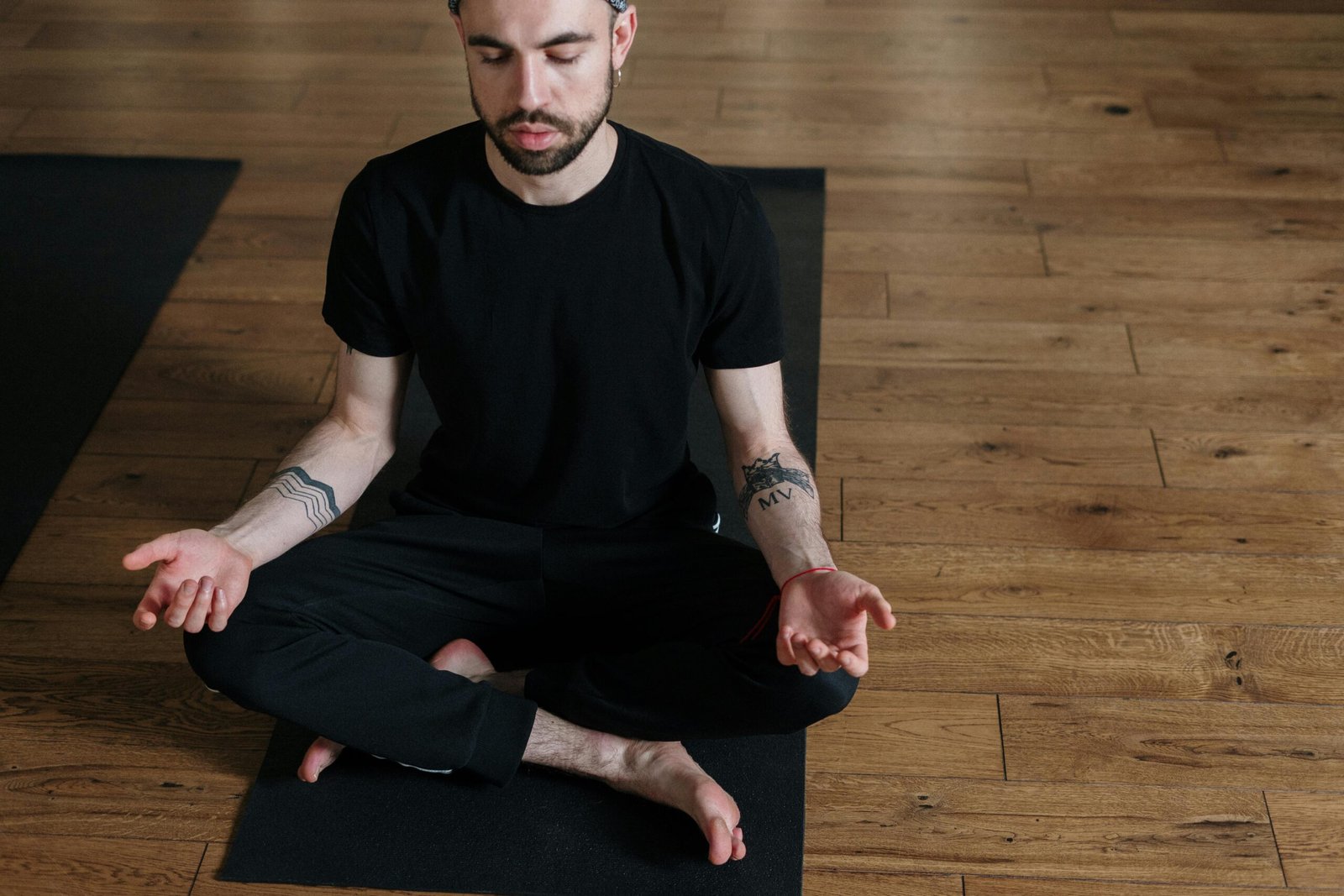 Ruang meditasi di rumah yang tenang